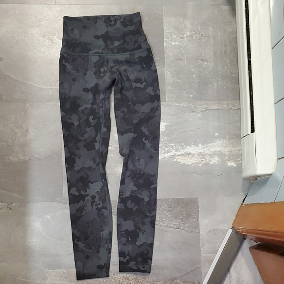 Lululemon Align High-Rise Pant 24". Hidden Heritage Lace Black Multi. Nulu. 2. - Picture 11 of 12